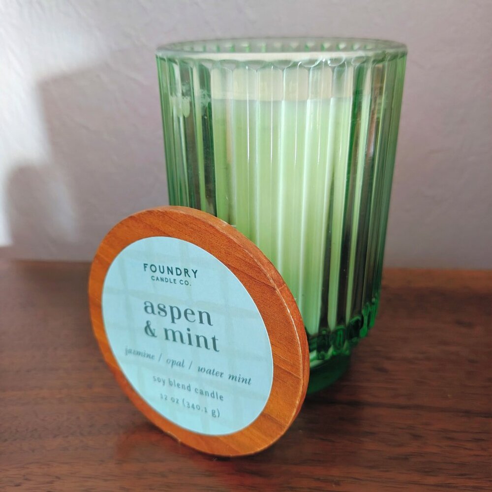 FOUNDRY CANDLE CO Aspen & Mint Candle - Picture 4 of 5
